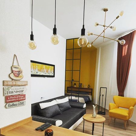 Ora-Prn, Studio Apartment In The City Centre Приштина Экстерьер фото