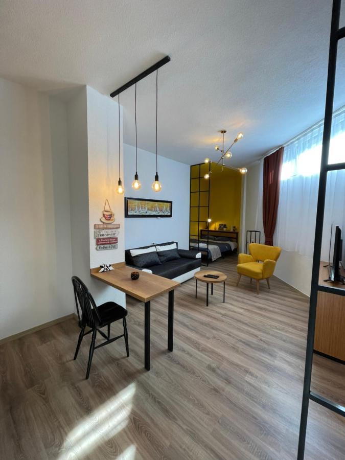 Ora-Prn, Studio Apartment In The City Centre Приштина Экстерьер фото